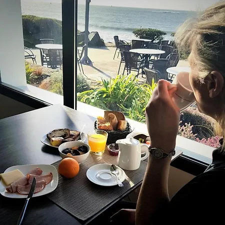 Logis & Restaurant Les Mouettes - Plage, Proche De Lorient 3*