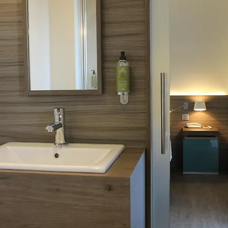 Hotell Logis & Restaurant Les Mouettes - Plage, Proche De Lorient 3*