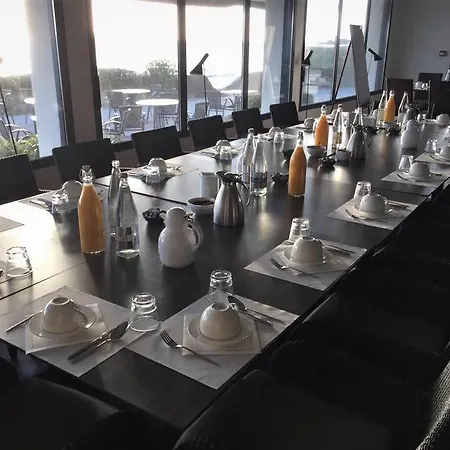 Hotell Logis & Restaurant Les Mouettes - Plage, Proche De Lorient