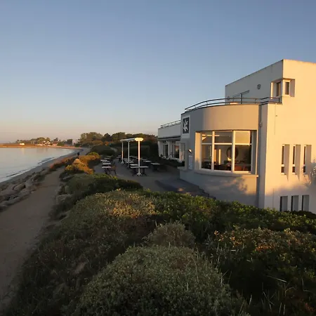 Отель Logis & Restaurant Les Mouettes - Plage, Proche De Lorient