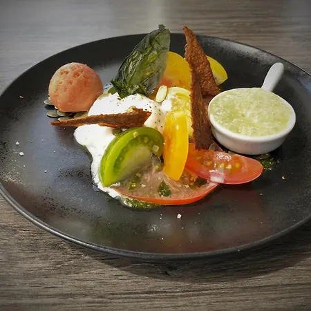 Hotel Logis & Restaurant Les Mouettes - Plage, Proche De Lorient 3*