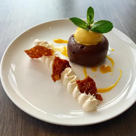 Hotel Logis & Restaurant Les Mouettes - Plage, Proche De Lorient 3*