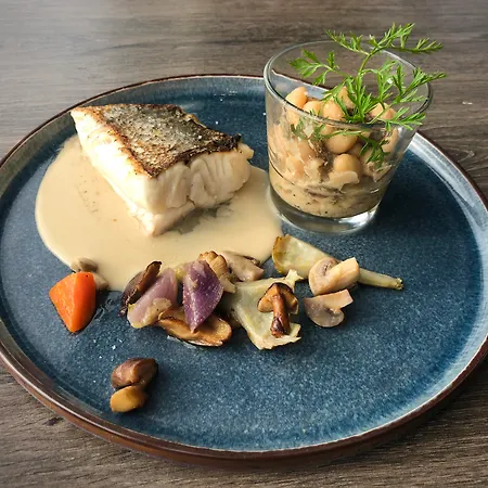Logis & Restaurant Les Mouettes - Plage, Proche De Lorient Hotel