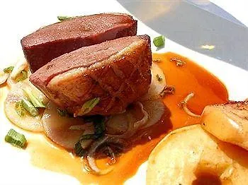 Отель Logis & Restaurant Les Mouettes - Plage, Proche De Lorient Лармор-Плаж