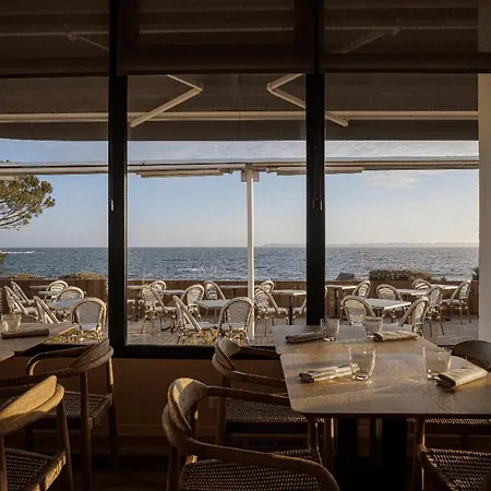 Hotell Logis & Restaurant Les Mouettes - Plage, Proche De Lorient 3*