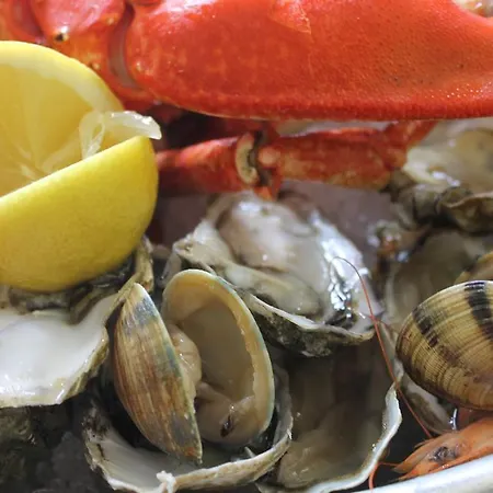 Logis & Restaurant Les Mouettes - Plage, Proche De Lorient Отель Лармор-Плаж